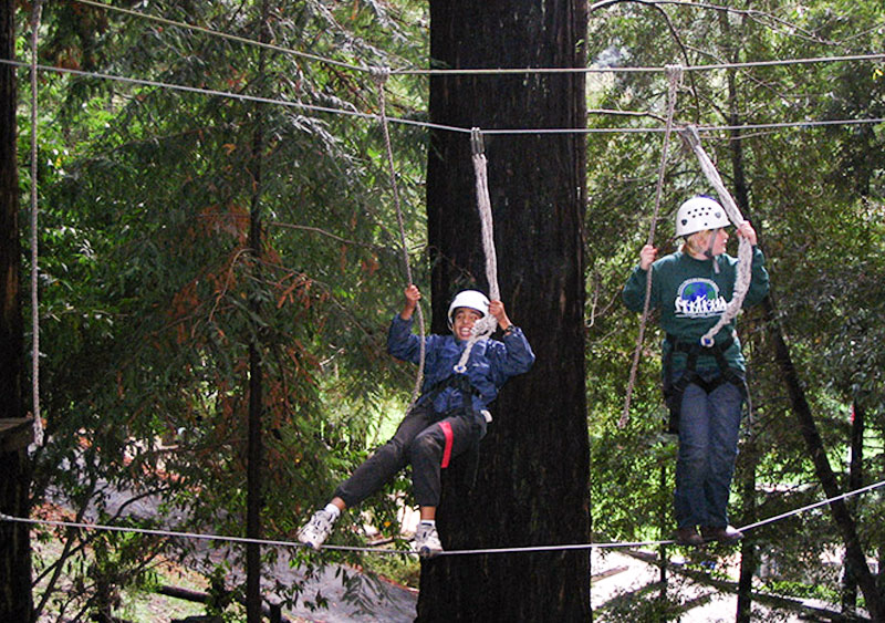 2 boys on rope course